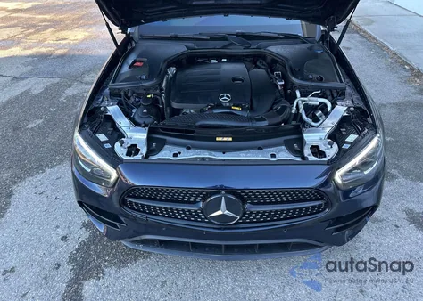 2022 Mercedes-Benz E 350 4Matic z USA, uszkodzony, nr VIN W1KZF8EBXNB026153